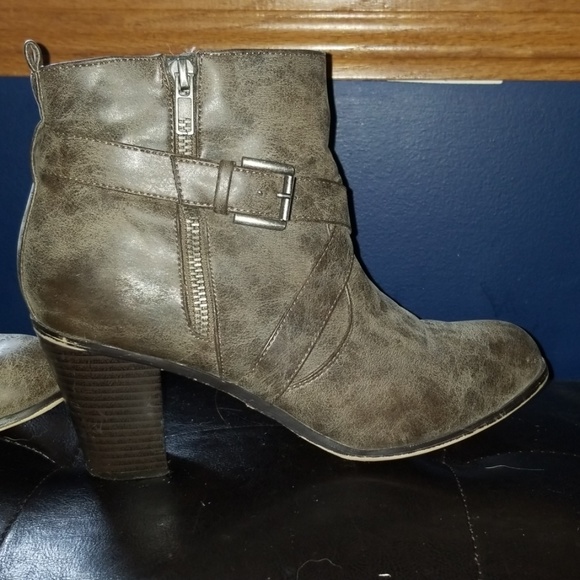 Just Fab distress grey booties - Picture 3 of 6